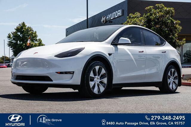 2023 Tesla Model Y Long Range — photo 1 of 13