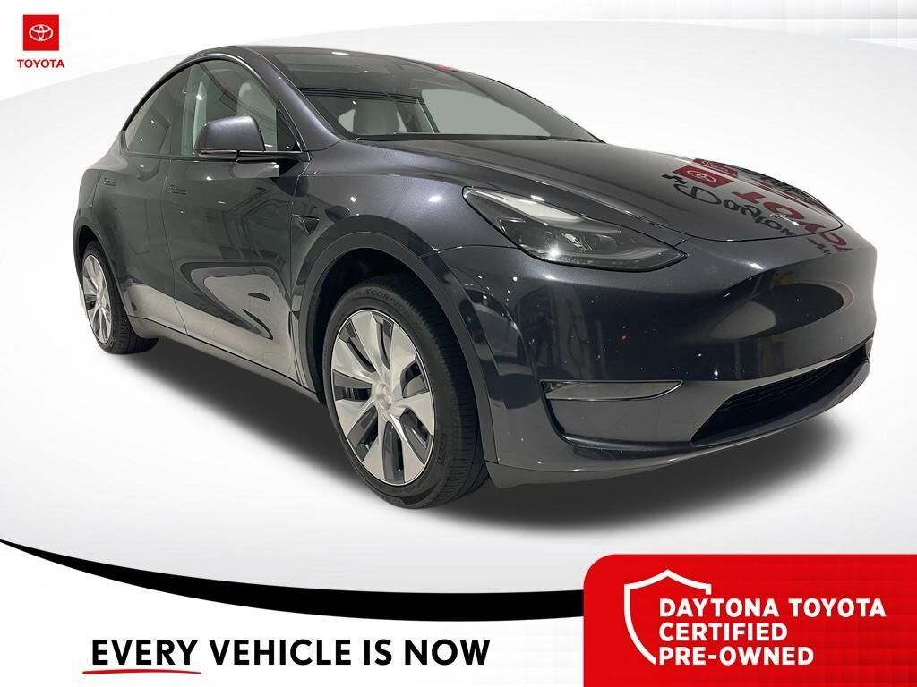 2024 Tesla Model Y Long Range — photo 1 of 11