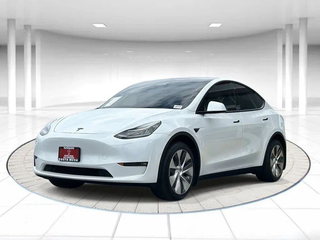 2022 Tesla Model Y Long Range — photo 1 of 13