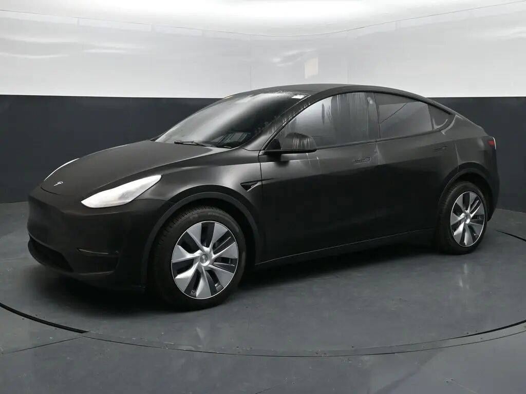 2023 Tesla Model Y Long Range — photo 1 of 50