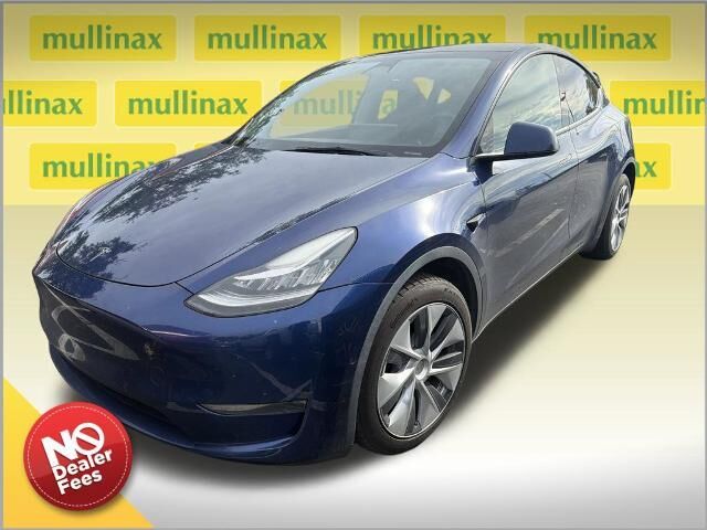 2023 Tesla Model Y Long Range — photo 1 of 7