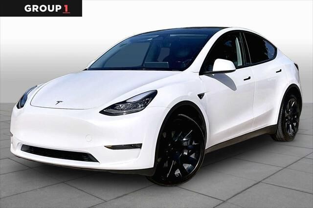 2023 Tesla Model Y Base — photo 1 of 13