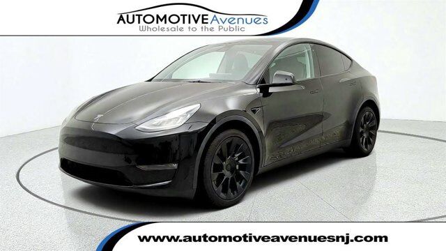 2023 Tesla Model Y Long Range — photo 1 of 1