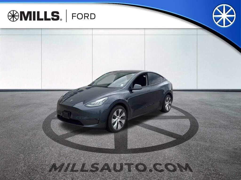 2023 Tesla Model Y Long Range — photo 1 of 1