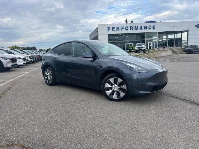 2023 Tesla Model Y Long Range — photo 1 of 13