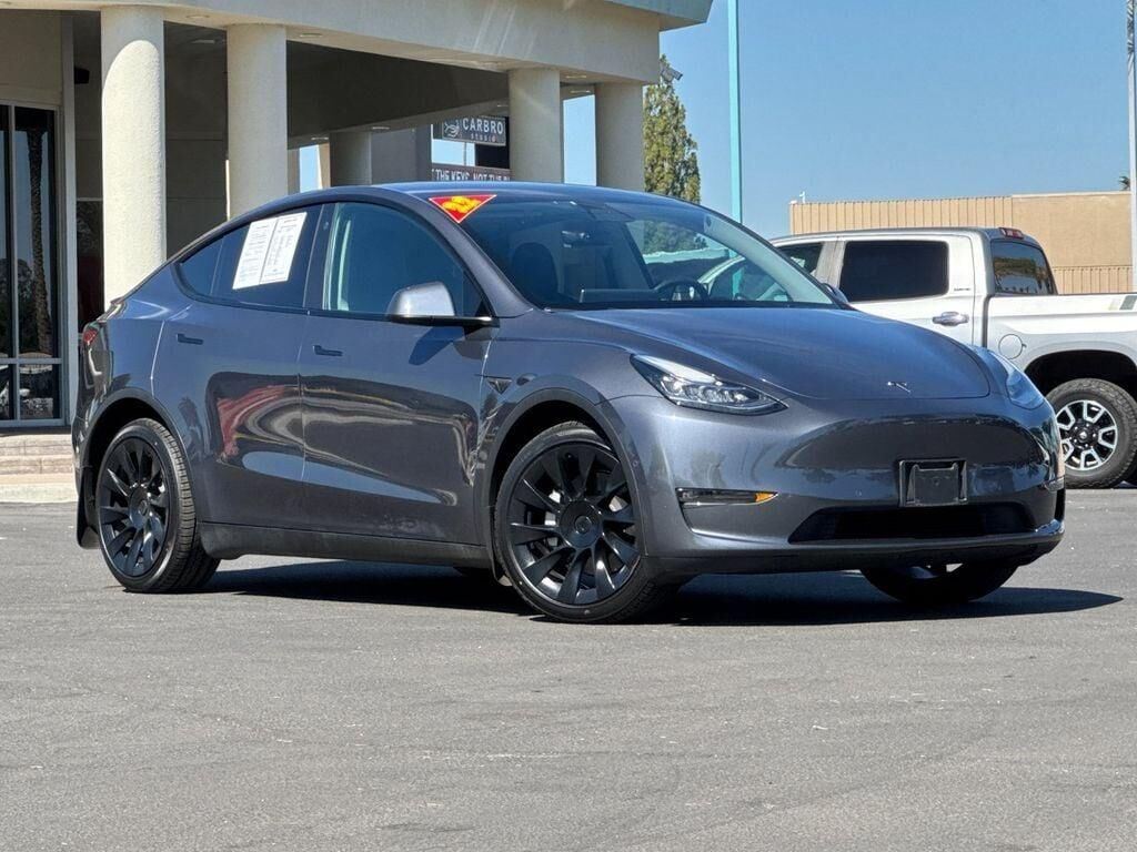 2022 Tesla Model Y Long Range — photo 1 of 1