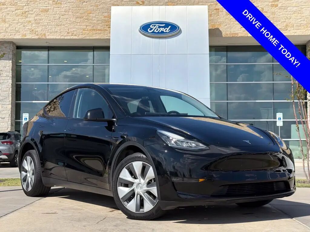 2023 Tesla Model Y Long Range — photo 1 of 13