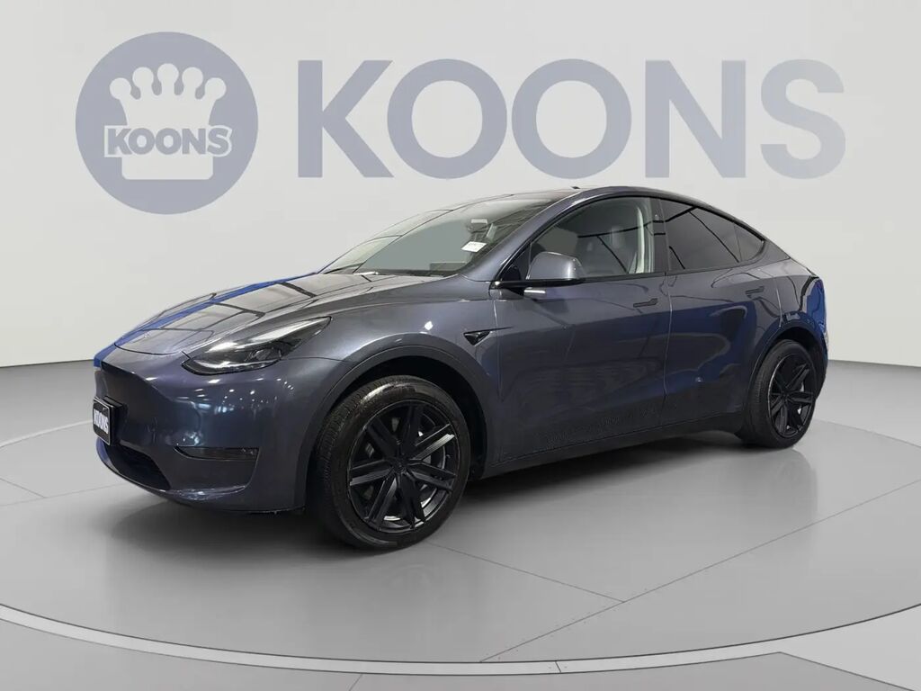 2023 Tesla Model Y Long Range — photo 1 of 33
