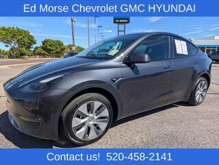 2024 Tesla Model Y Long Range — photo 1 of 13
