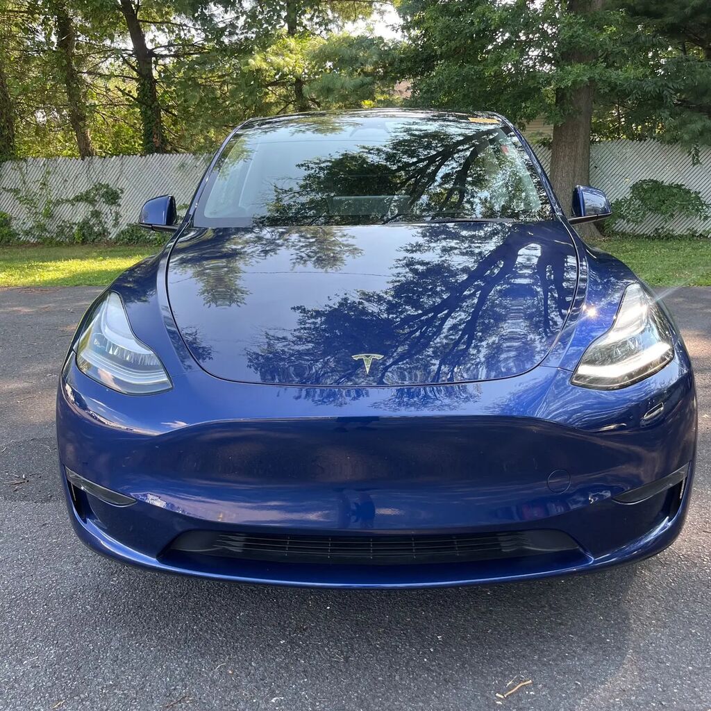 2023 Tesla Model Y Long Range — photo 1 of 39