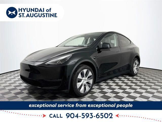 2024 Tesla Model Y Long Range — photo 1 of 15