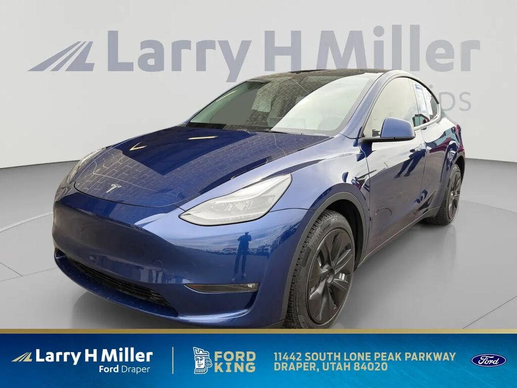 2023 Tesla Model Y Long Range — photo 1 of 51