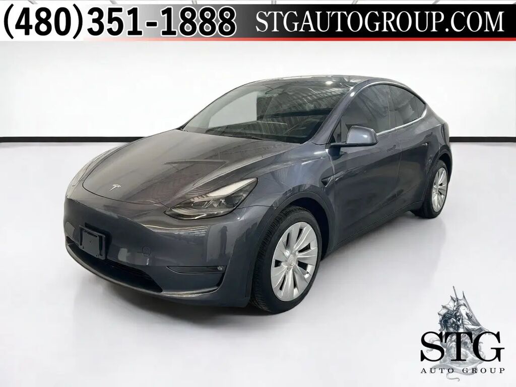 2023 Tesla Model Y Long Range — photo 1 of 13
