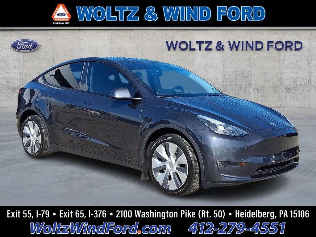 2024 Tesla Model Y Long Range — photo 1 of 1