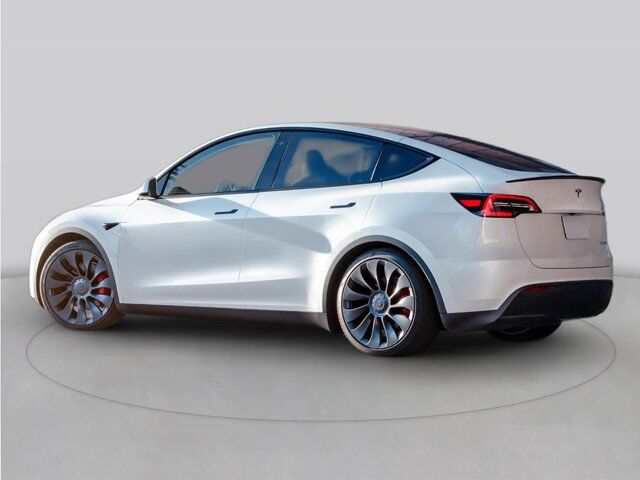 2024 Tesla Model Y Long Range — photo 1 of 1