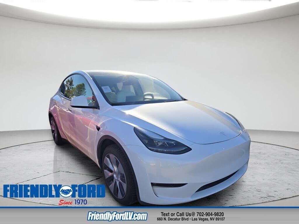 2024 Tesla Model Y Long Range — photo 1 of 1