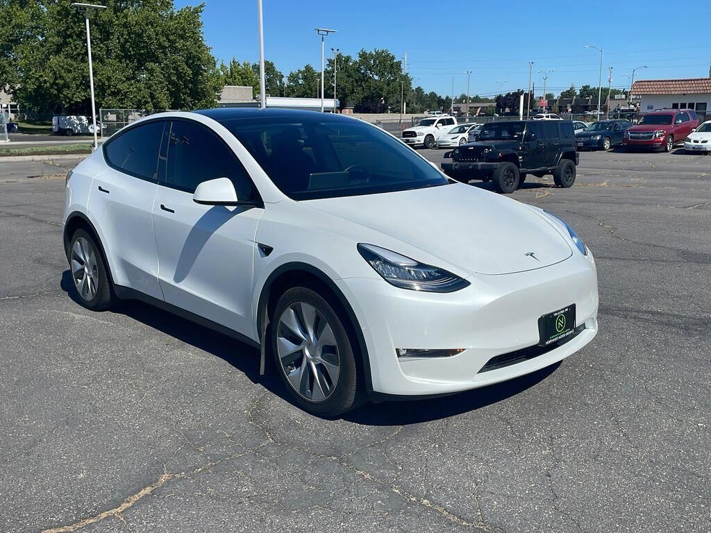 2022 Tesla Model Y Long Range — photo 1 of 55