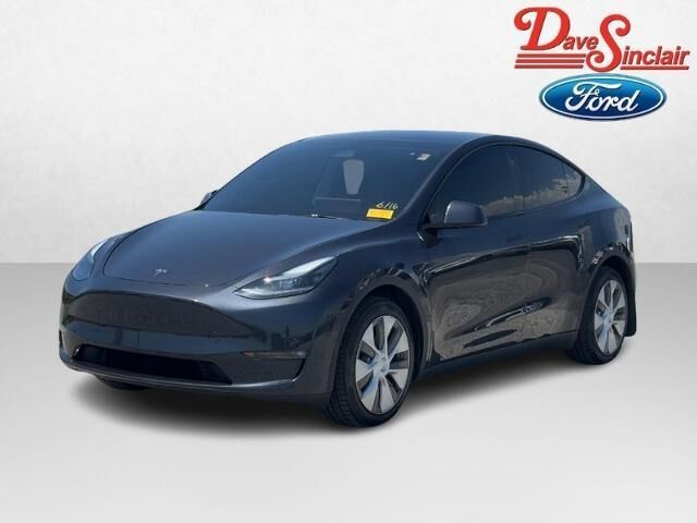 2024 Tesla Model Y Long Range — photo 1 of 18