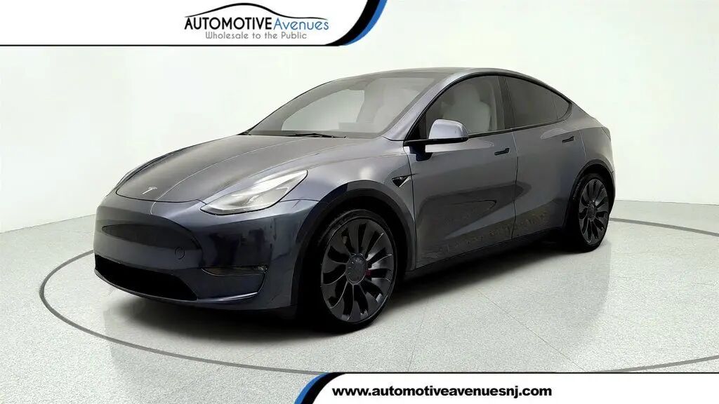 2023 Tesla Model Y Performance — photo 1 of 3