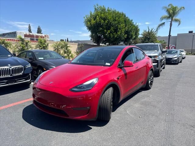 2023 Tesla Model Y Performance — photo 1 of 14