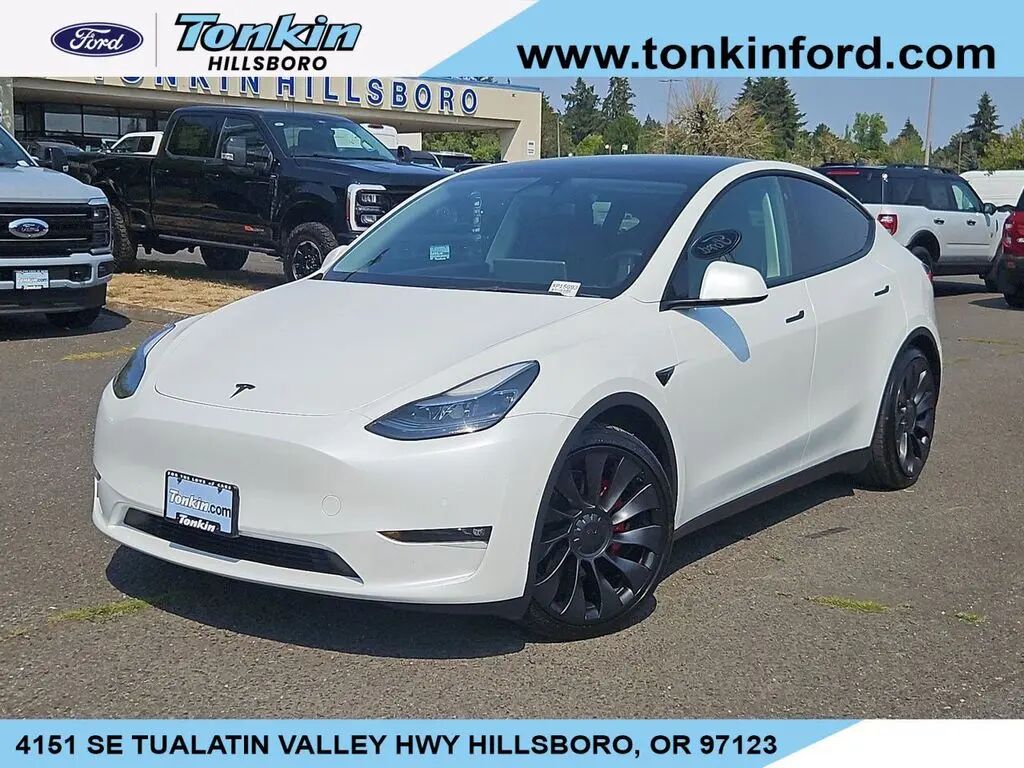 2022 Tesla Model Y Performance — photo 1 of 39