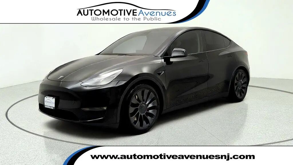 2023 Tesla Model Y Performance — photo 1 of 26