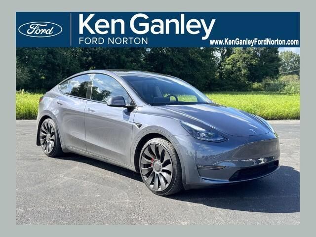 2023 Tesla Model Y Performance — photo 1 of 13