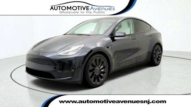 2024 Tesla Model Y Performance — photo 1 of 1