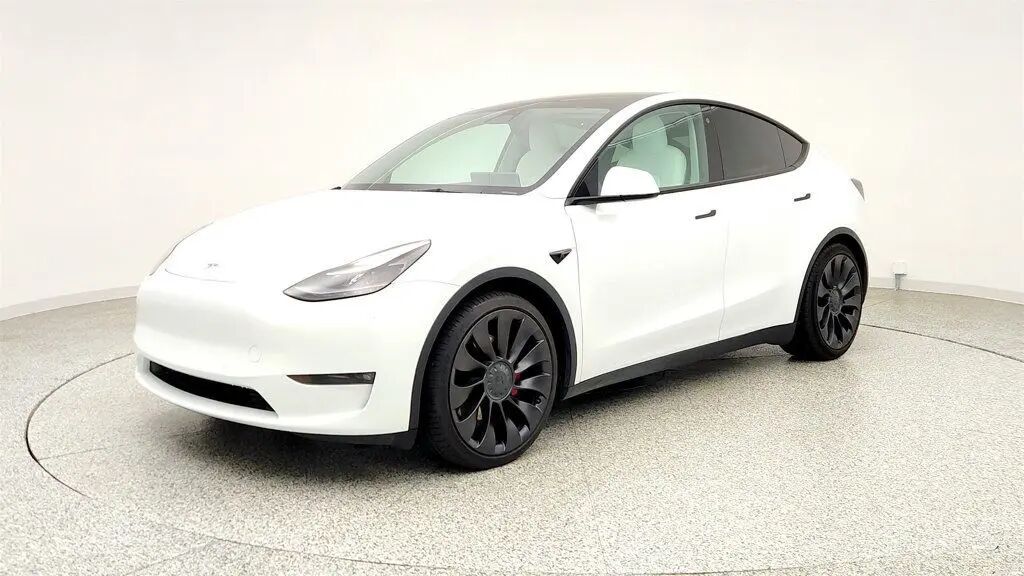 2022 Tesla Model Y Performance — photo 1 of 26