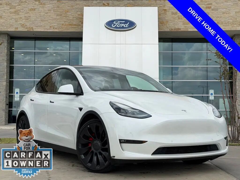 2022 Tesla Model Y Performance — photo 1 of 13