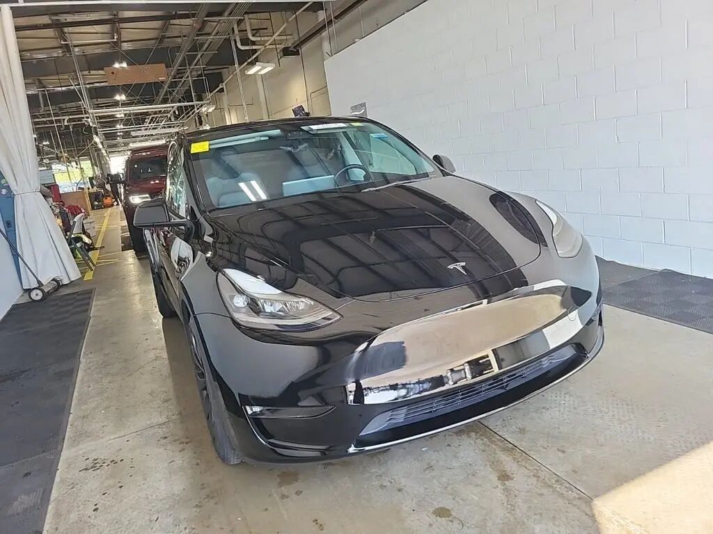 2023 Tesla Model Y Performance — photo 1 of 11