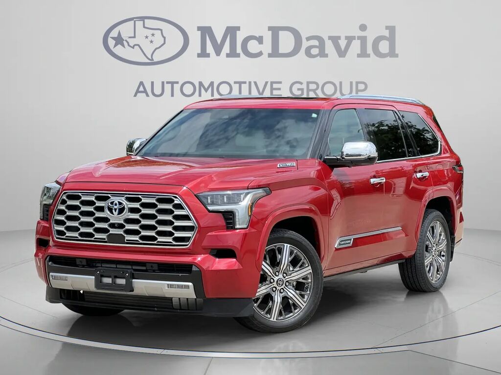 2023 Toyota Sequoia SR5 — photo 1 of 15