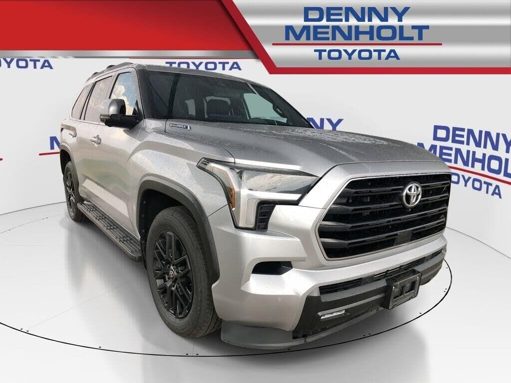 2025 Toyota Sequoia SR5 — photo 1 of 28