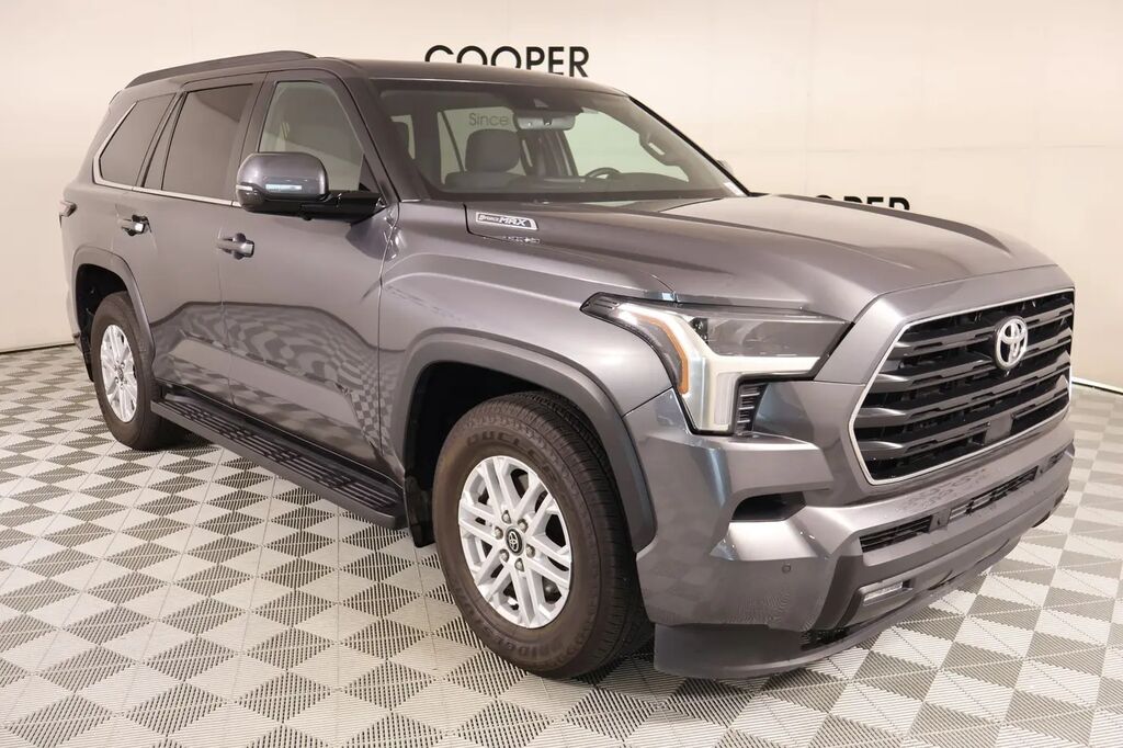2025 Toyota Sequoia SR5 — photo 1 of 13