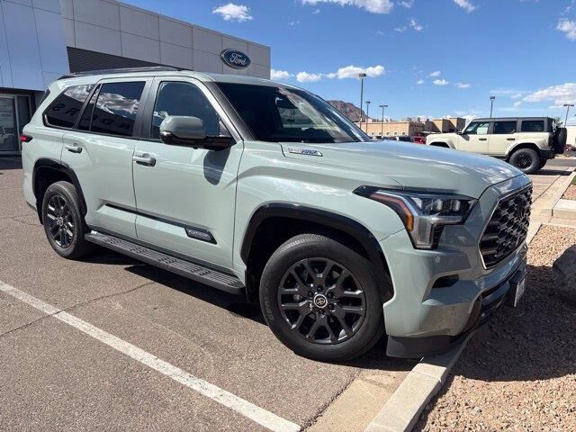 2024 Toyota Sequoia Platinum — photo 1 of 8