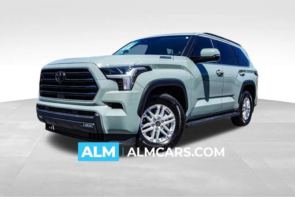 2024 Toyota Sequoia SR5 — photo 1 of 22