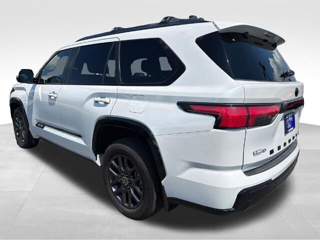 2024 Toyota Sequoia Platinum — photo 1 of 24