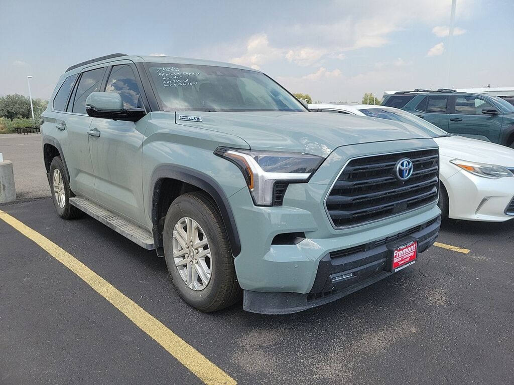 2024 Toyota Sequoia SR5 — photo 1 of 13