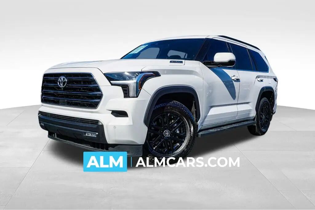 2025 Toyota Sequoia SR5 — photo 1 of 32