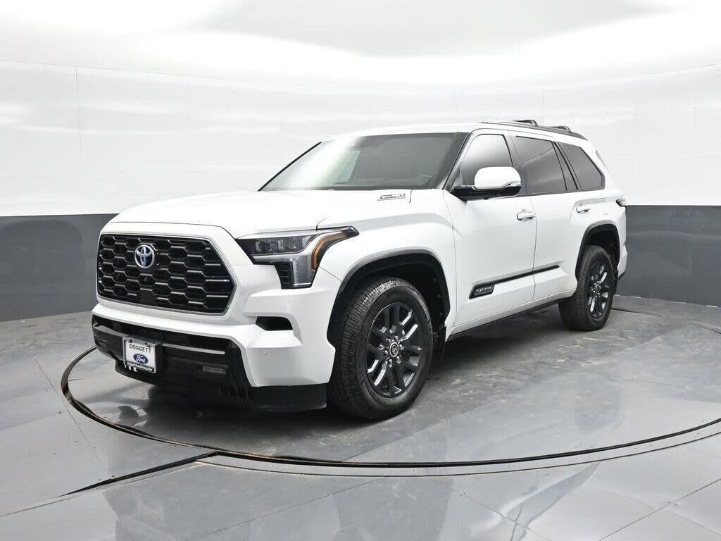 2023 Toyota Sequoia Platinum — photo 1 of 1