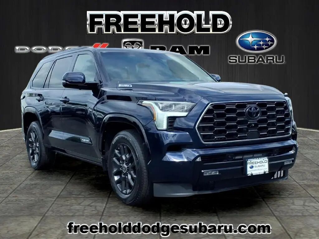 2024 Toyota Sequoia Platinum — photo 1 of 13