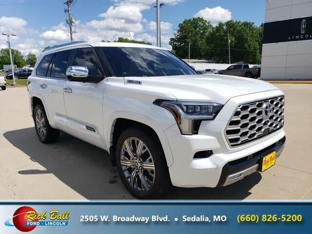 2024 Toyota Sequoia SR5 — photo 1 of 13