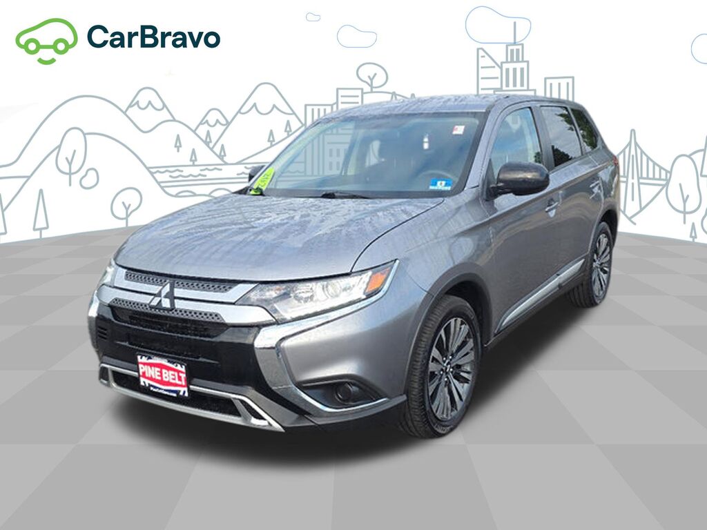 2020 Mitsubishi Outlander ES 2.4 — photo 1 of 7
