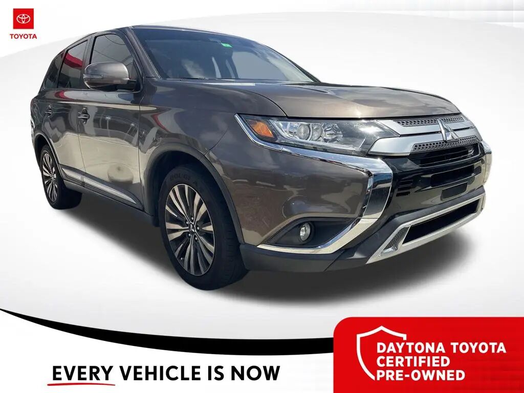 2020 Mitsubishi Outlander SE — photo 1 of 10