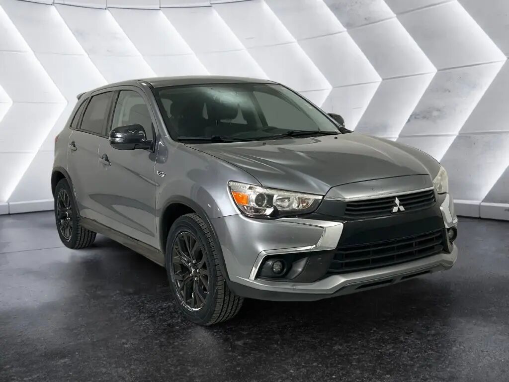 2017 Mitsubishi Outlander Sport ES — photo 1 of 13