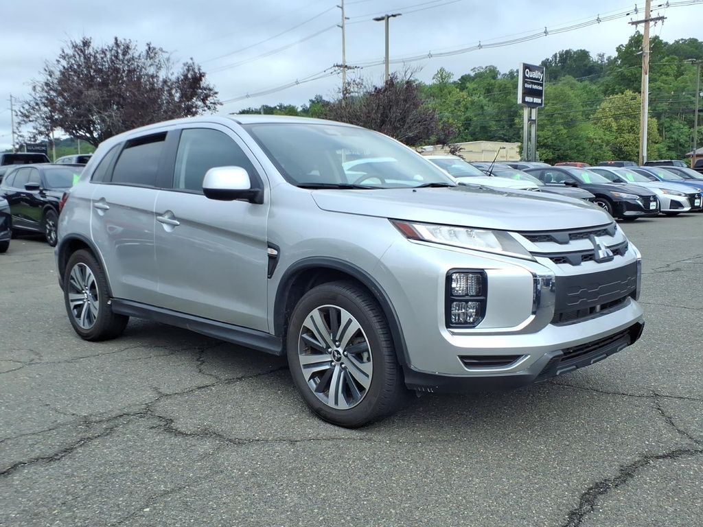 2024 Mitsubishi Outlander Sport 2.0 ES — photo 1 of 13