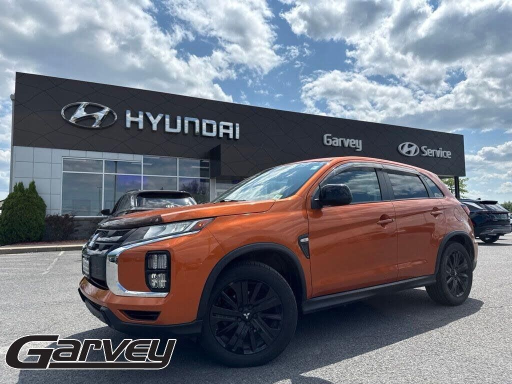 2022 Mitsubishi Outlander Sport LE — photo 1 of 27