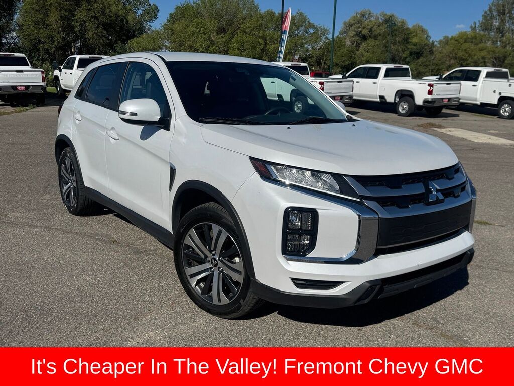 2025 Mitsubishi Outlander Sport — photo 1 of 13