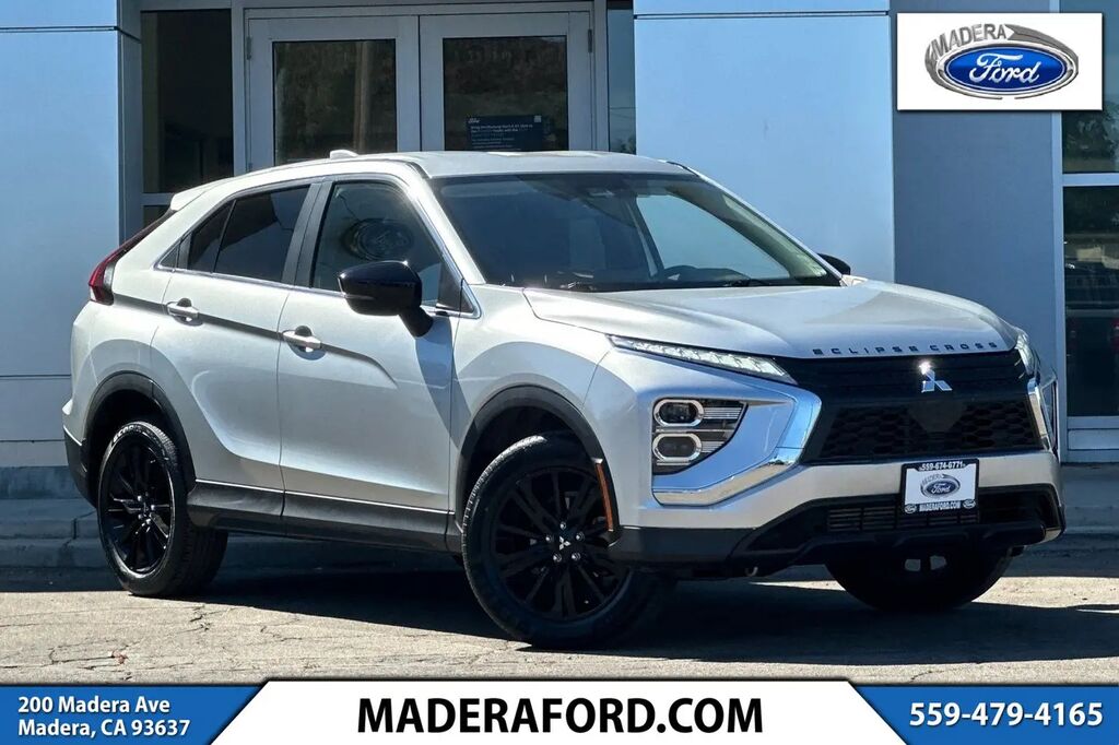 2023 Mitsubishi Eclipse Cross LE — photo 1 of 13