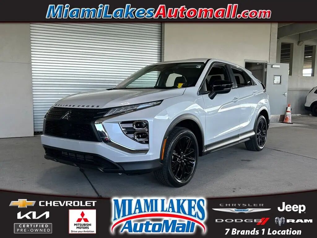 2023 Mitsubishi Eclipse Cross LE — photo 1 of 13